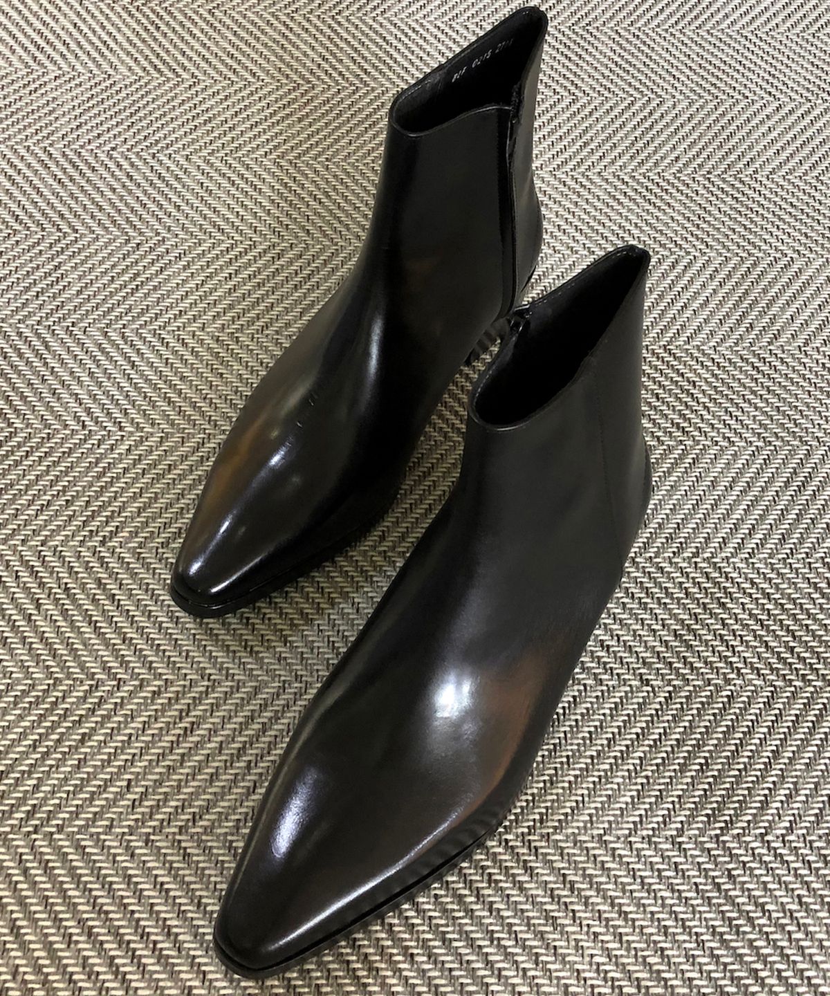 조앤슈(JOENSHOE) 헤리티지 앵클부츠 블랙