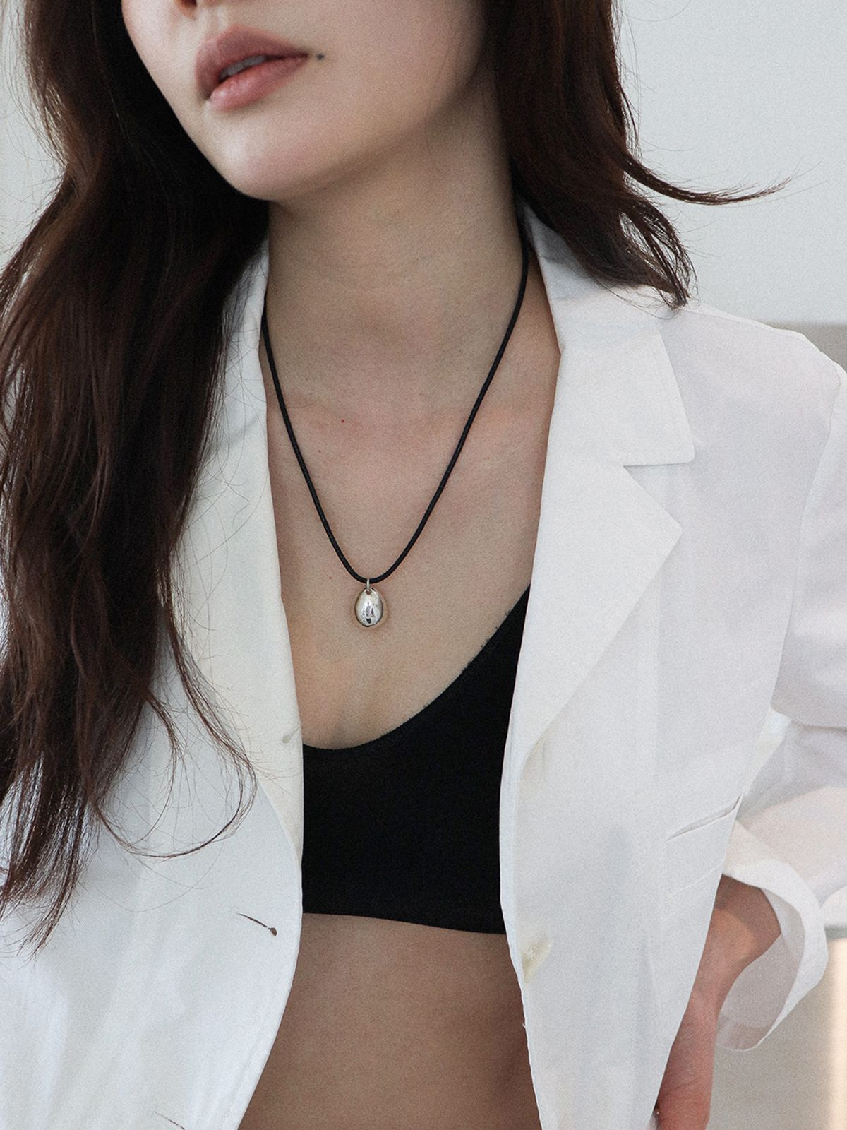 빈움(VINOOM) 스톤 스트랩 목걸이
