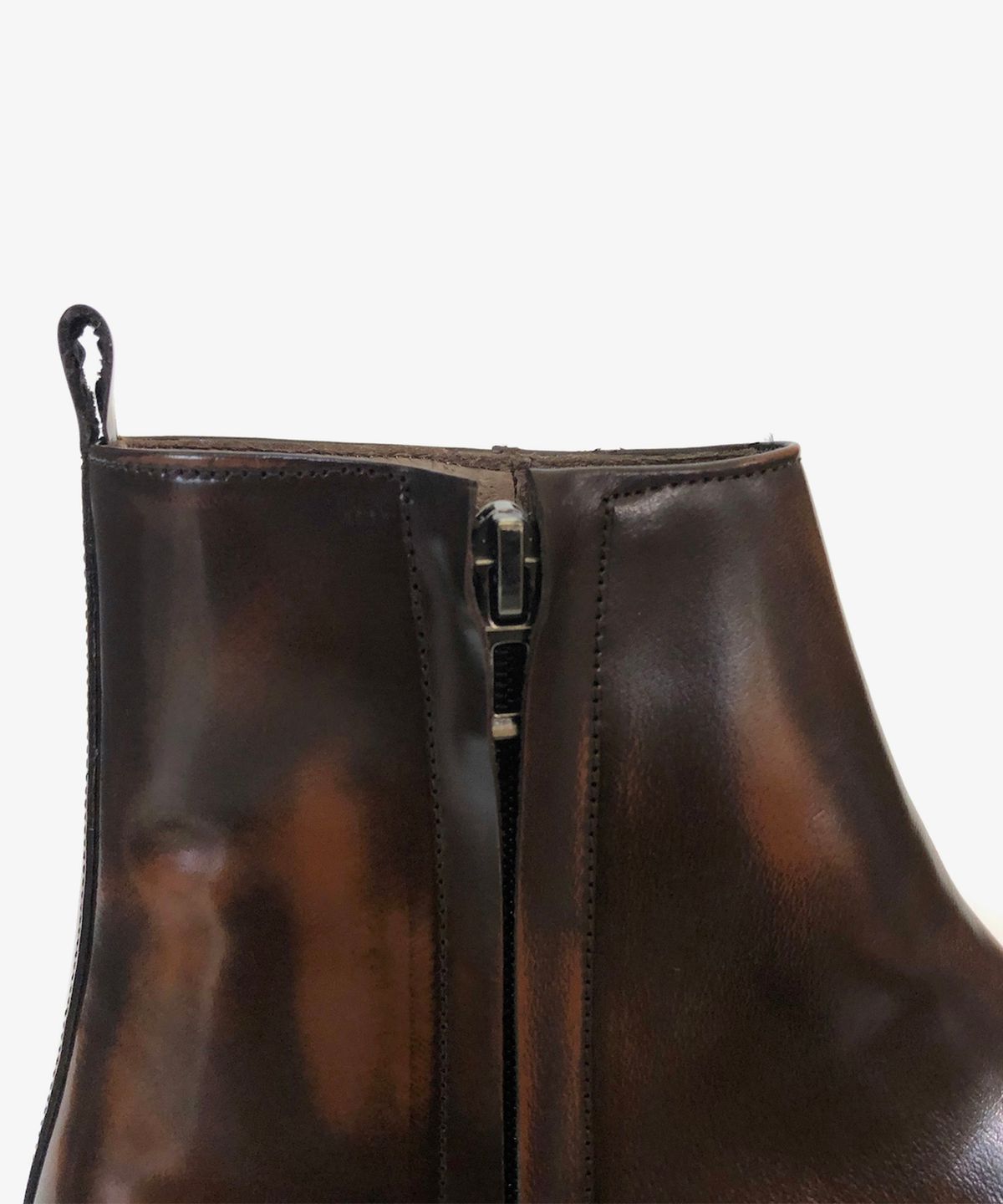 조앤슈(JOENSHOE) 휴고 슬릭 사이드지퍼 부츠 브라운