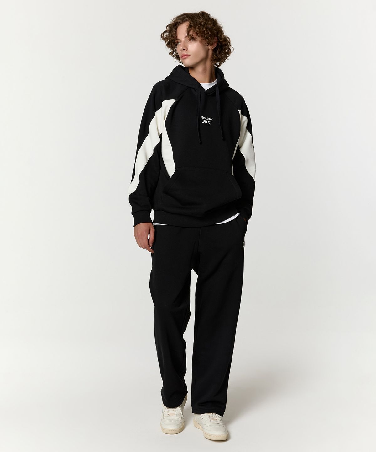 리복(REEBOK) 2WAY 기모 스웨트 팬츠 - 블랙