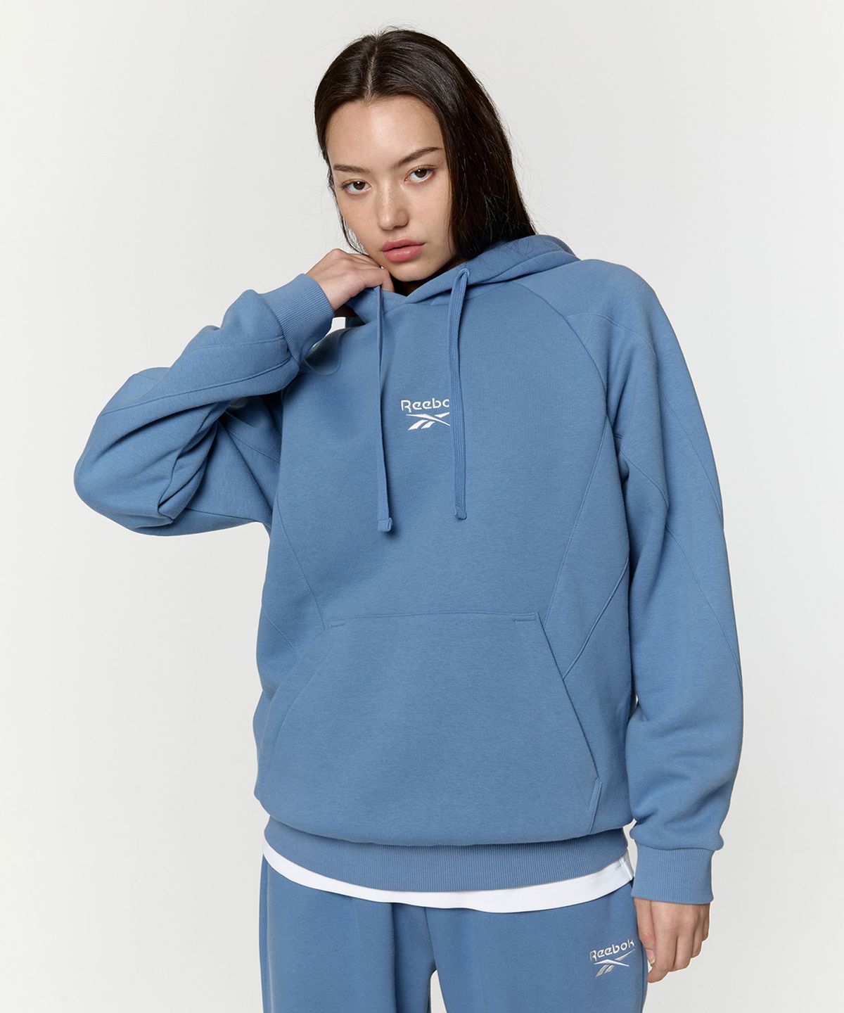 리복(REEBOK) 패널드 기모 후드티 - 블루