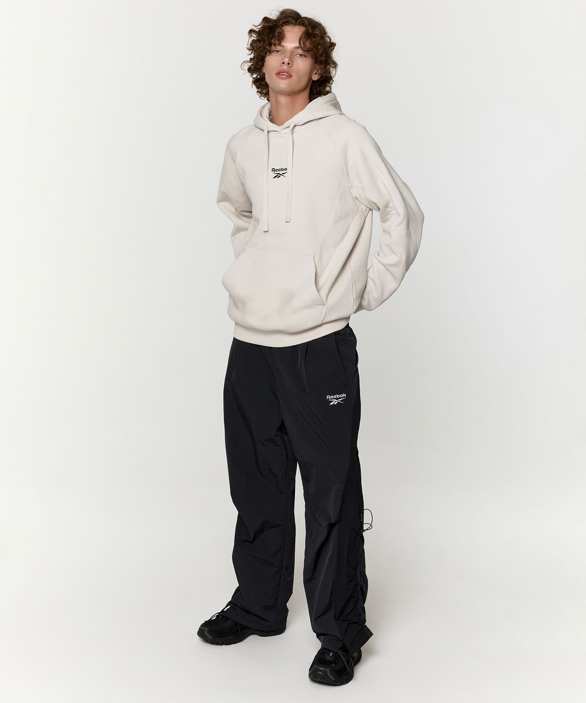 리복(REEBOK) 패널드 기모 후드티 - 베이지