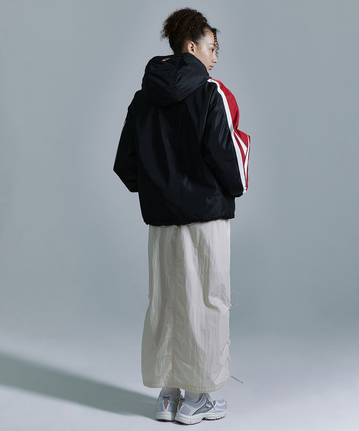 리복(REEBOK) 벡터 패널드 패딩 자켓 - 블랙