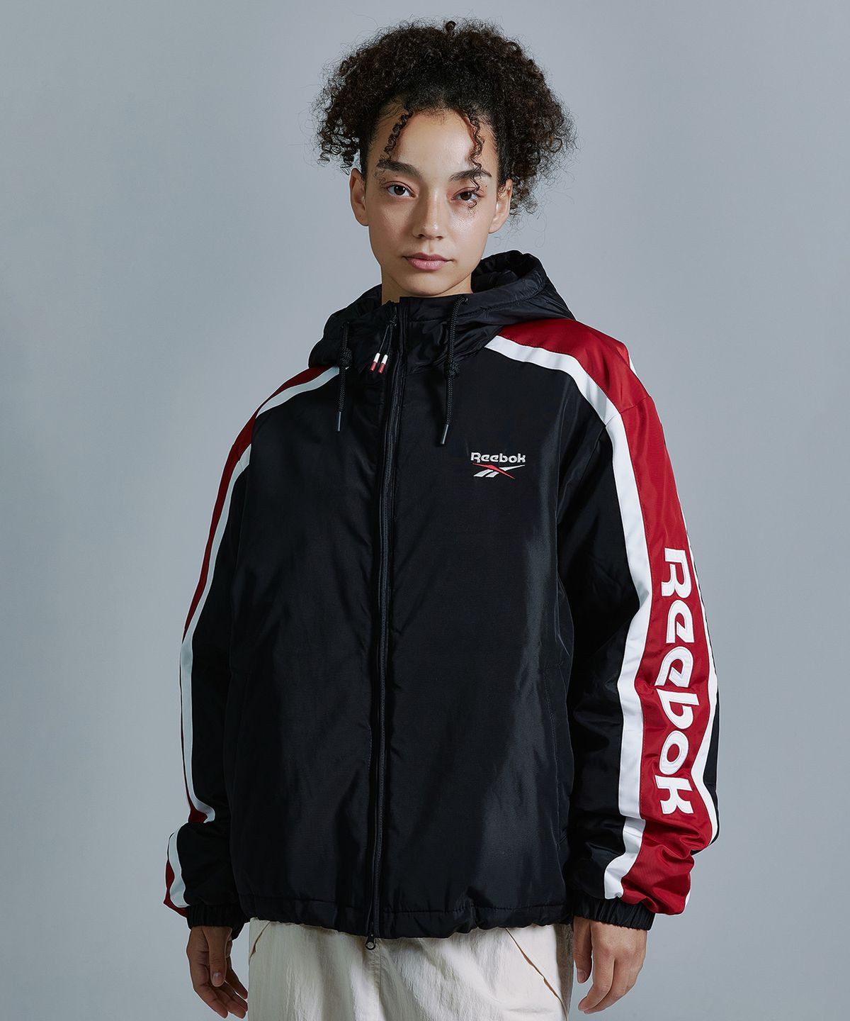 리복(REEBOK) 벡터 패널드 패딩 자켓 - 블랙