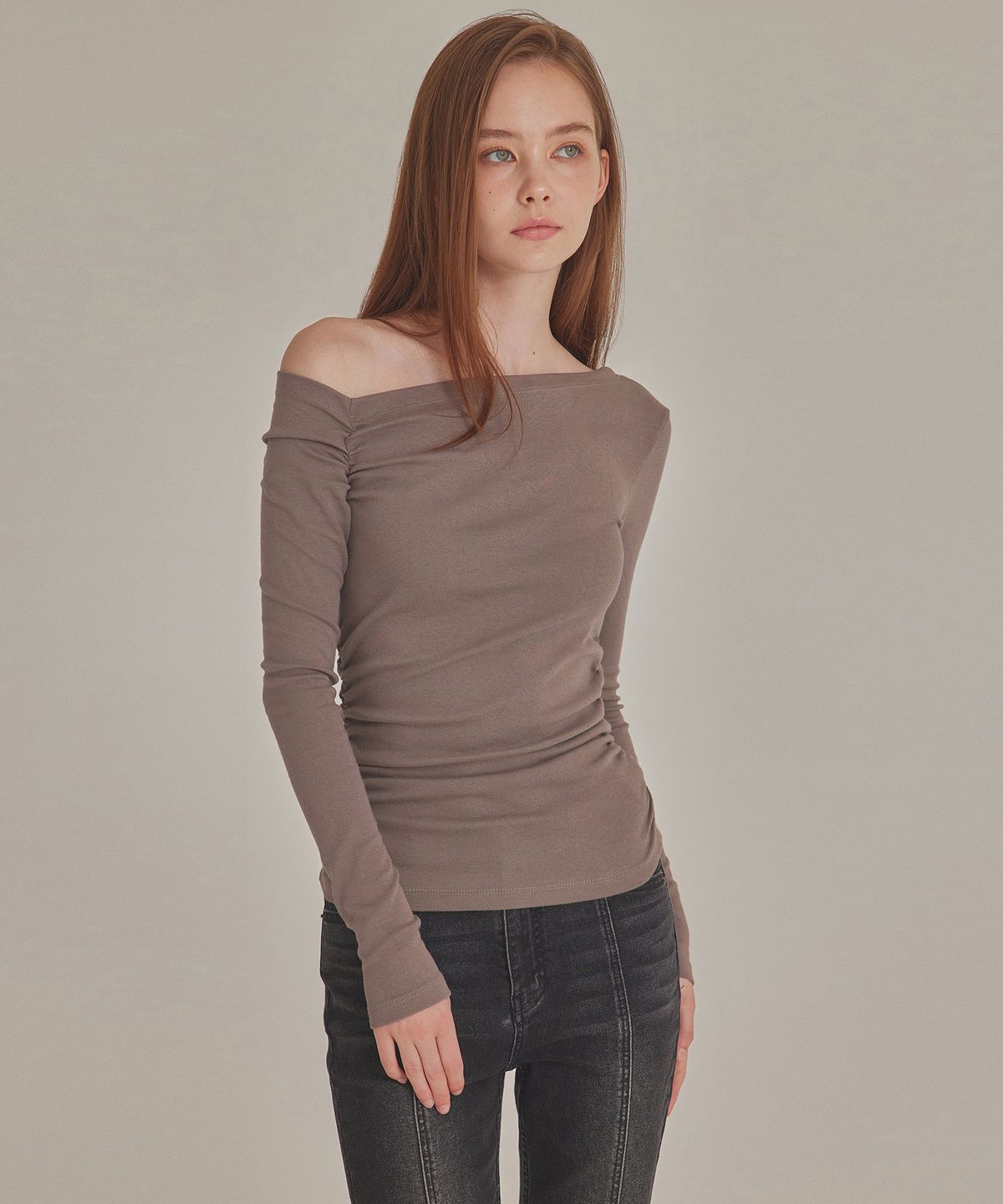 탑걸(TOPGIRL) SHIRRED ONE-SHOULDER TUNIC TOP_T426TP117