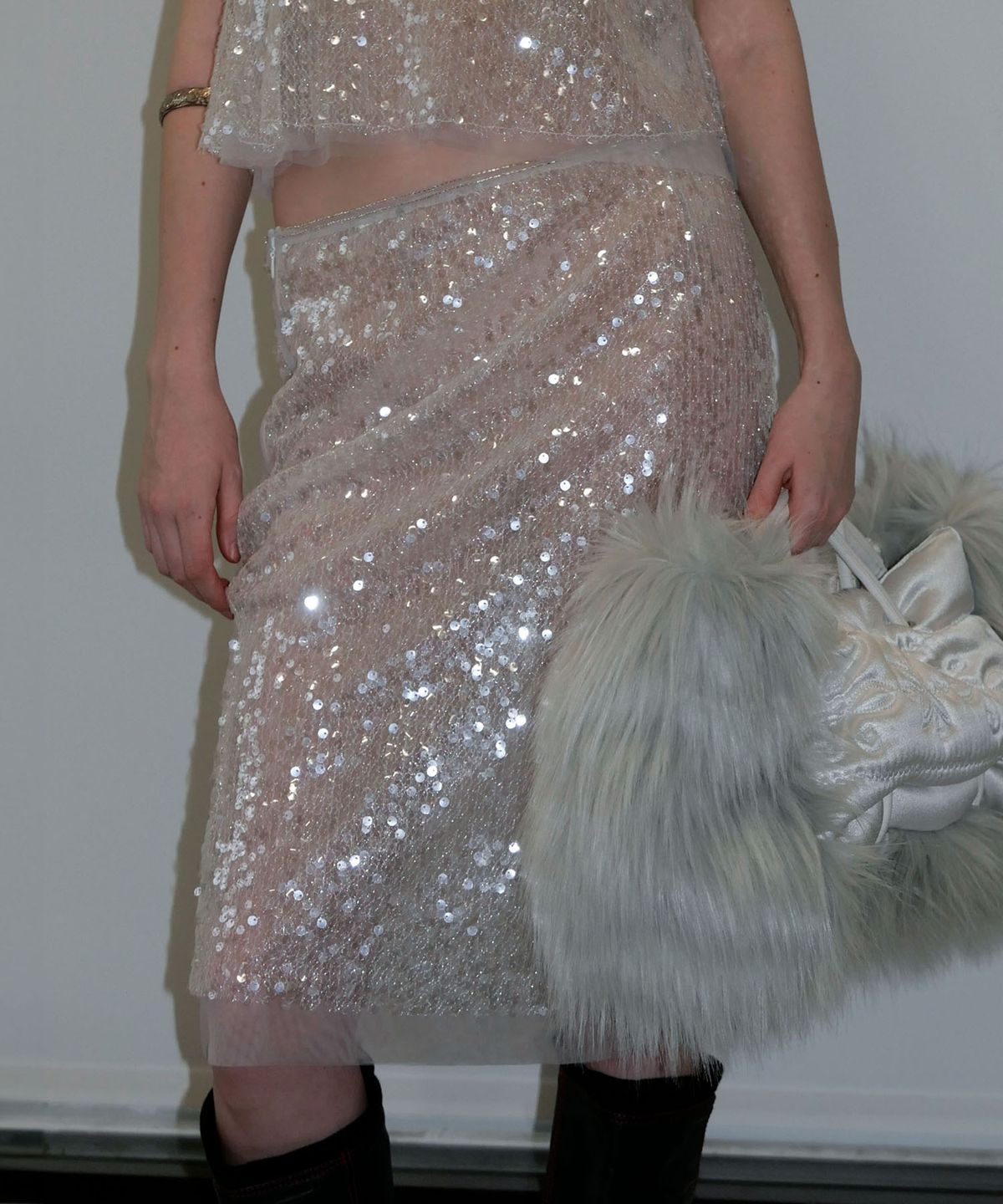 스컬프터(SCULPTOR) Sequin Midi Skirt Ice White