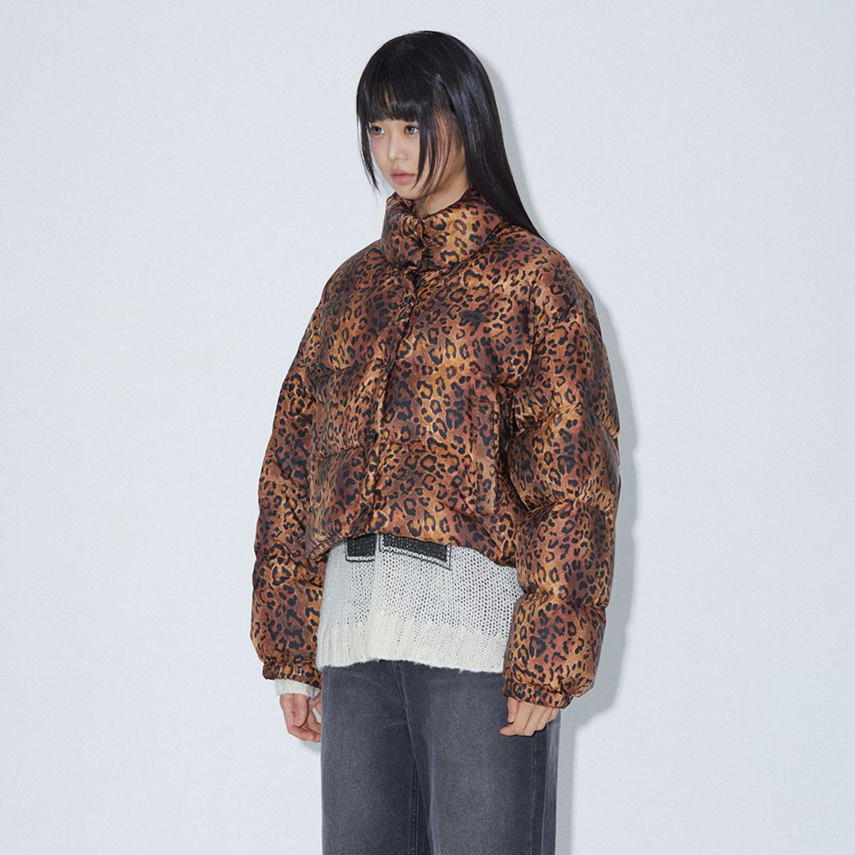 라라폭스(LALAFOX) LEOPARD PRINT CROPPED DOWN JACKET BROWN BQ4NZ002