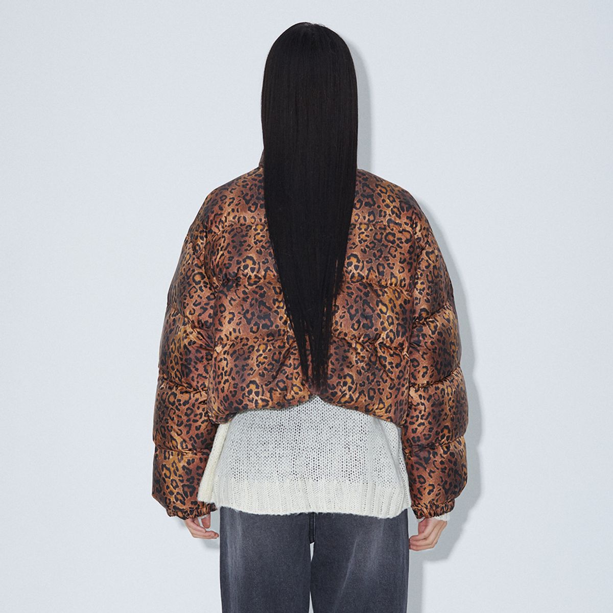 라라폭스(LALAFOX) LEOPARD PRINT CROPPED DOWN JACKET BROWN BQ4NZ002