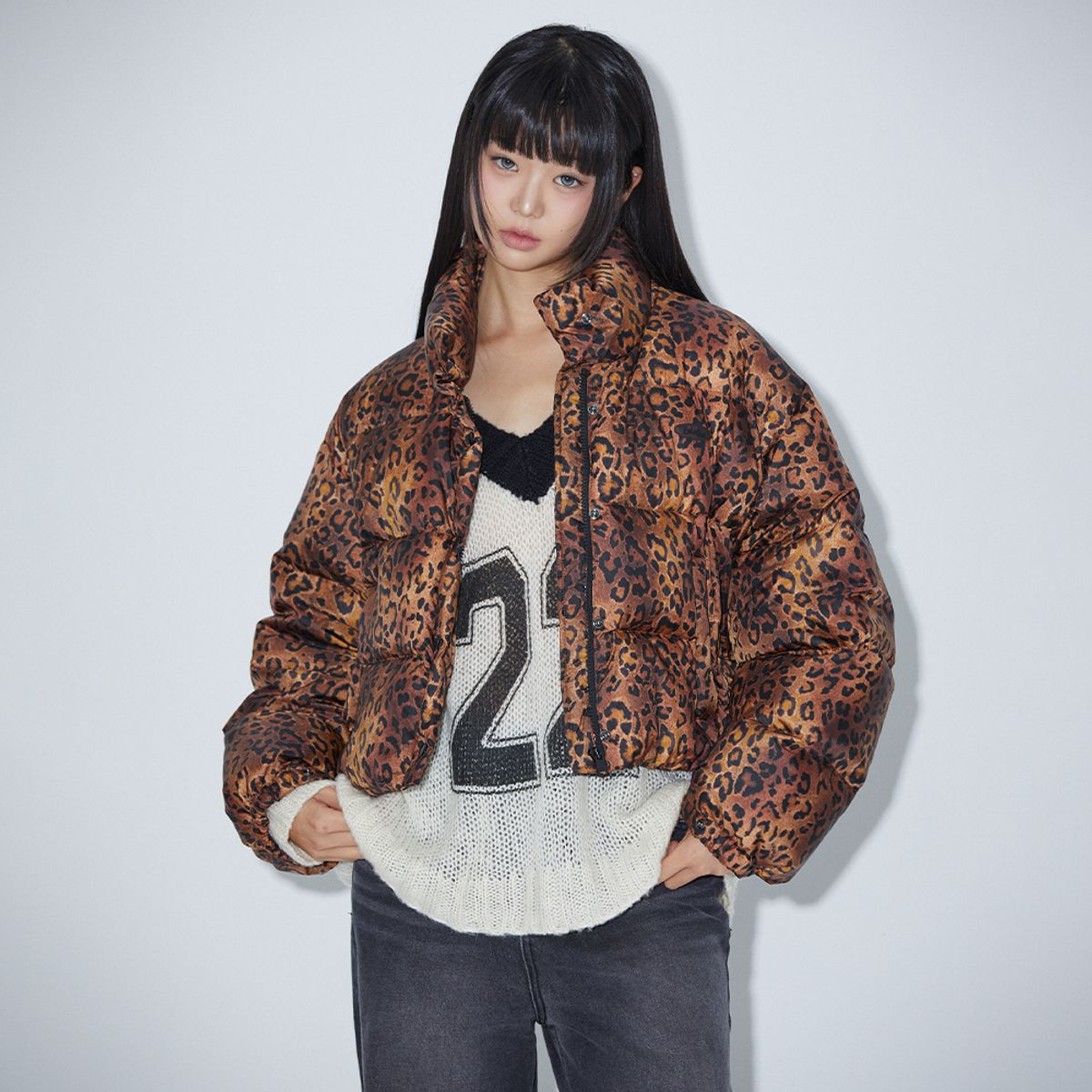 라라폭스(LALAFOX) LEOPARD PRINT CROPPED DOWN JACKET BROWN BQ4NZ002