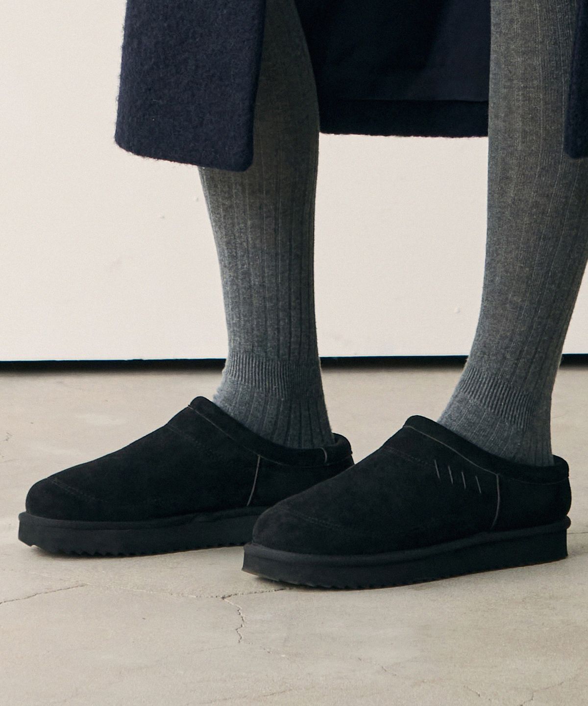 드로우핏 우먼(DRAWFIT WOMEN) 울 스너그 슬라이드 [BLACK]