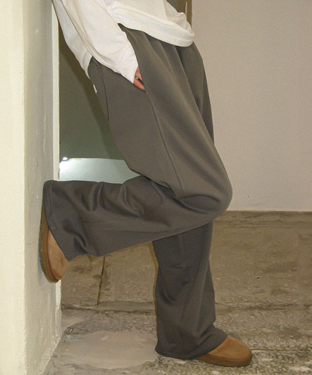 【RONRON】★ BACK HEART STITCH POCKET SWEAT JOGGER PANTS ★ MUSINSA | RONRON BACK HEART STITCH POCKET SWEAT JOGGER PANTS