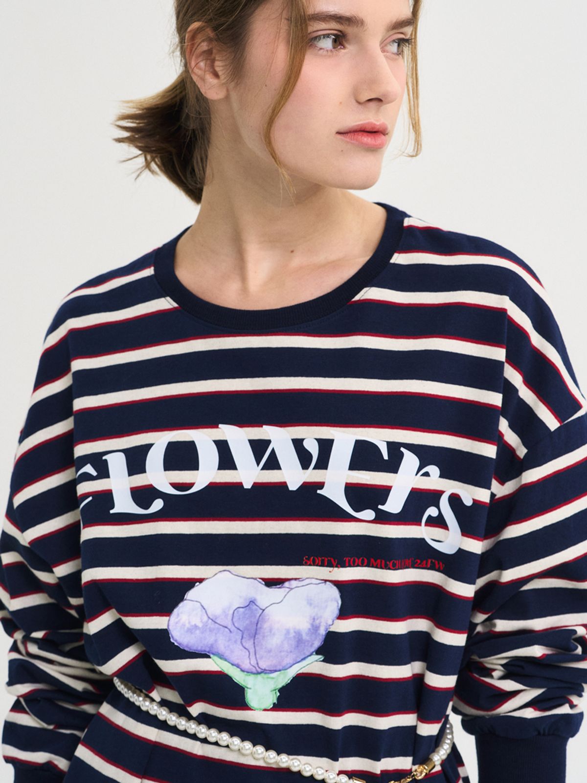 쏘리, 투 머치 러브(SORRY, TOO MUCH LOVE) Flowers Stripe T-Shirt_Navy