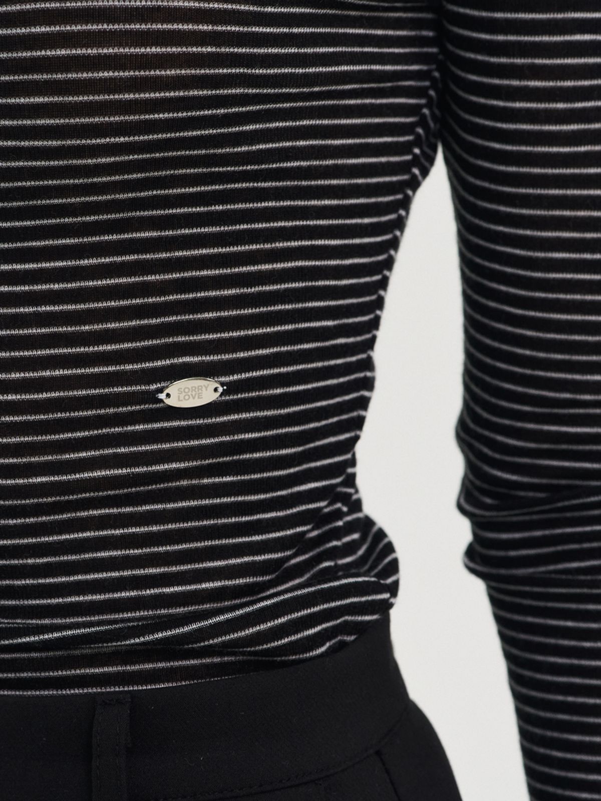 쏘리, 투 머치 러브(SORRY, TOO MUCH LOVE) Ciara Stripe Wool T-Shirt_Black