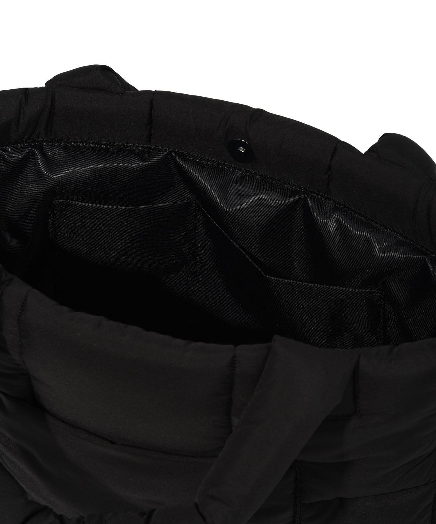 MUSINSA | WACKY WILLY Flory Big Quilted Medium Padded Bag Black