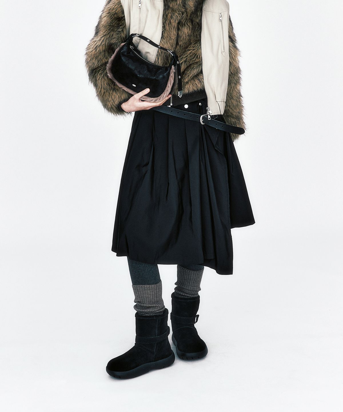 기호(KHIHO) BOUCLE BUCKLE WINTER BOOTS 2color