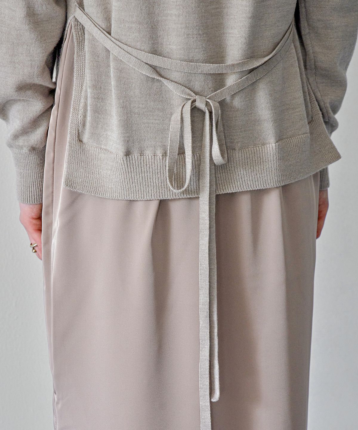 필로트(PELOTE) 우븐 패치 원피스 (Beige)