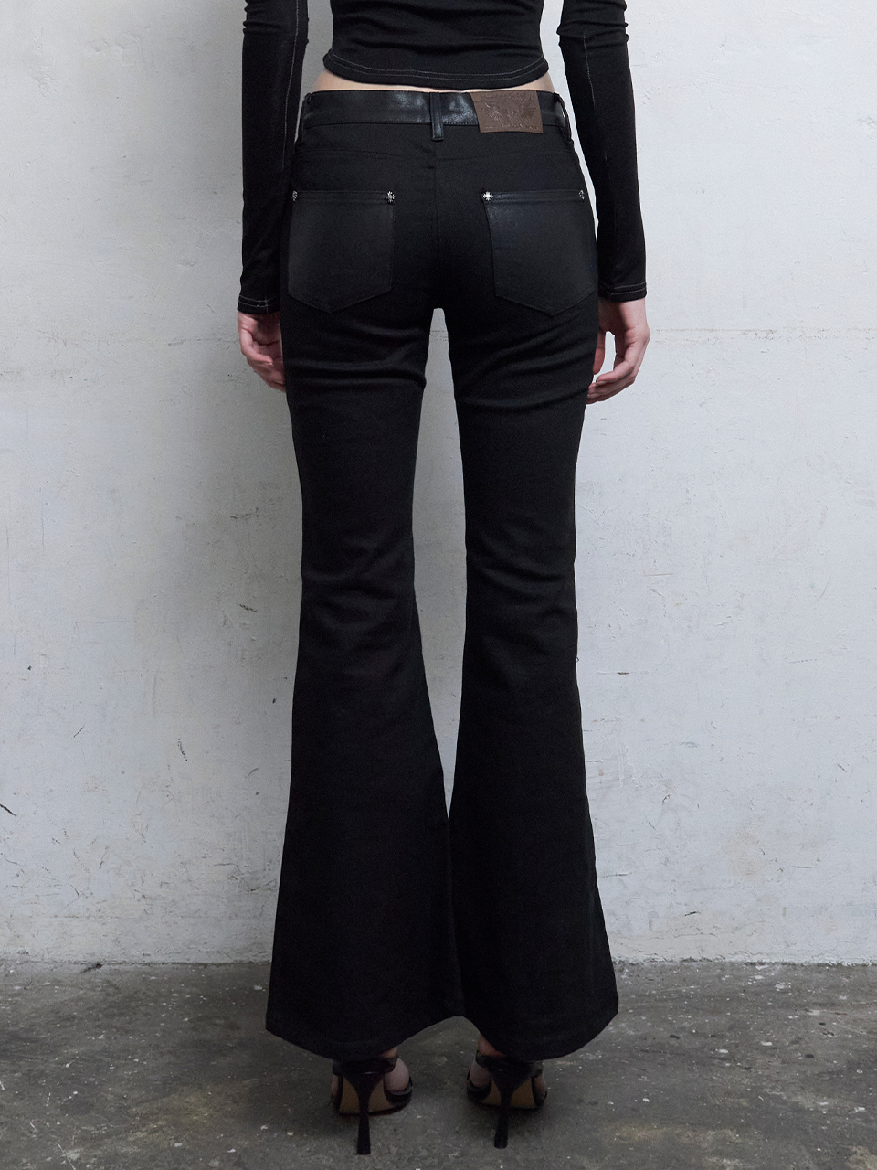 送料/関税込 ●HILLDA● Jam Stone Bootcut Pants MUSINSA公式 | HILLDA Jam Stone Bootcut Pants [Black]