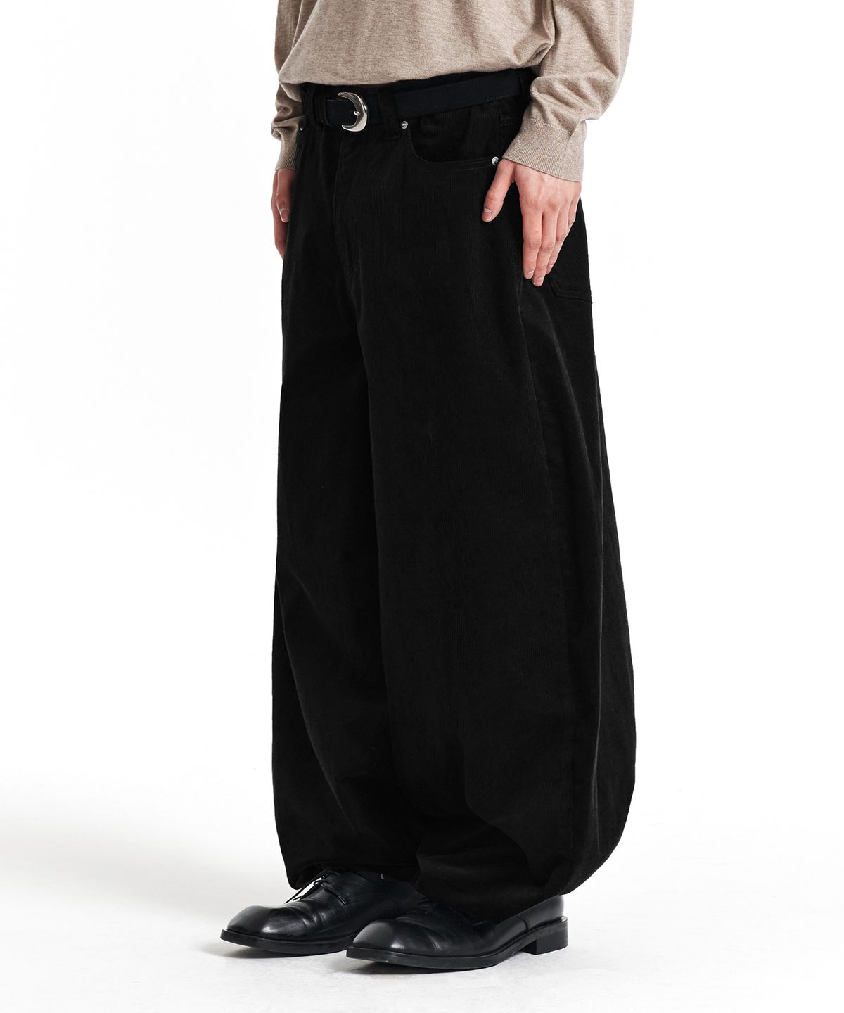 기철(KICHUL) CORD DUROY BALLOON PANTS (BLACK)