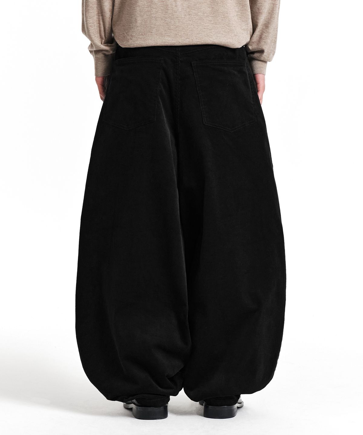 기철(KICHUL) CORD DUROY BALLOON PANTS (BLACK)