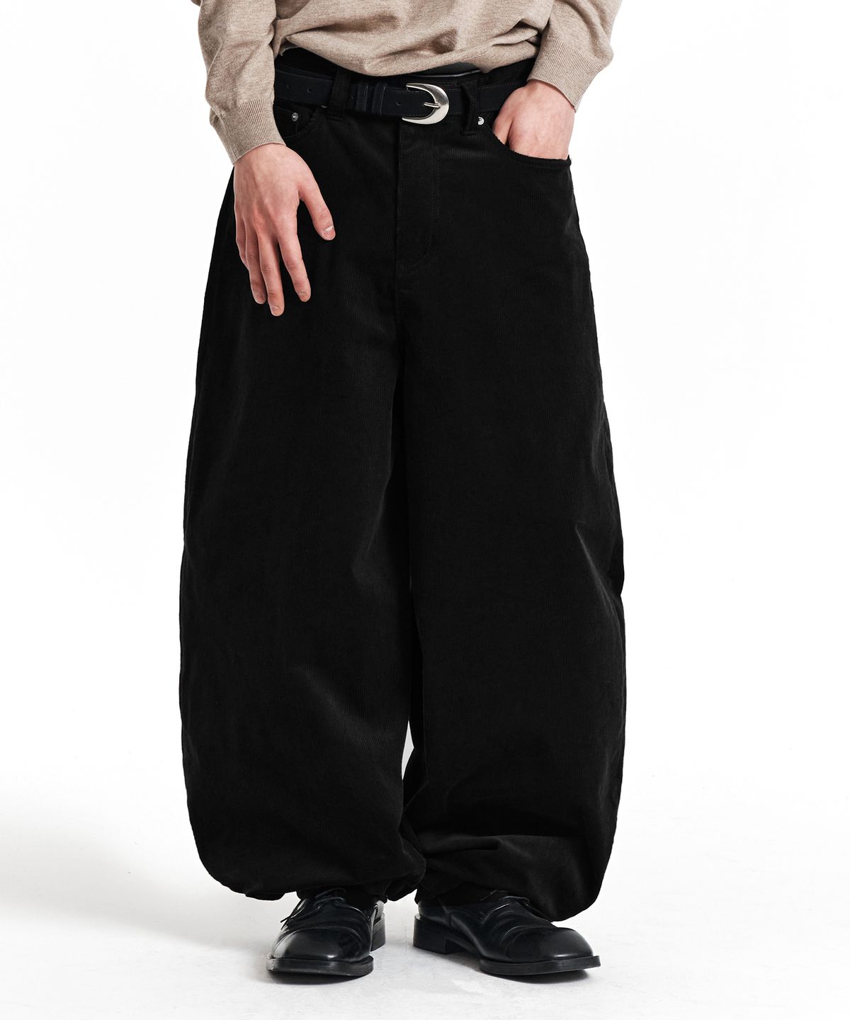 기철(KICHUL) CORD DUROY BALLOON PANTS (BLACK)