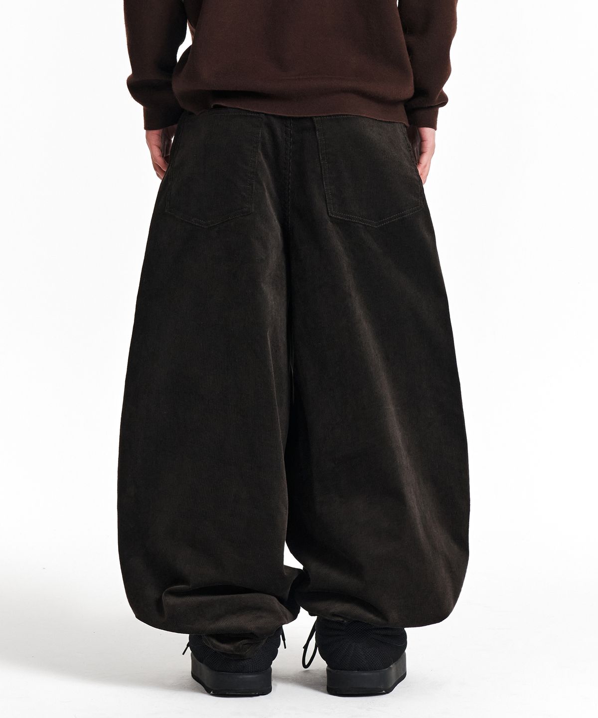 기철(KICHUL) CORD DUROY BALLOON PANTS (CHOCOLATE)