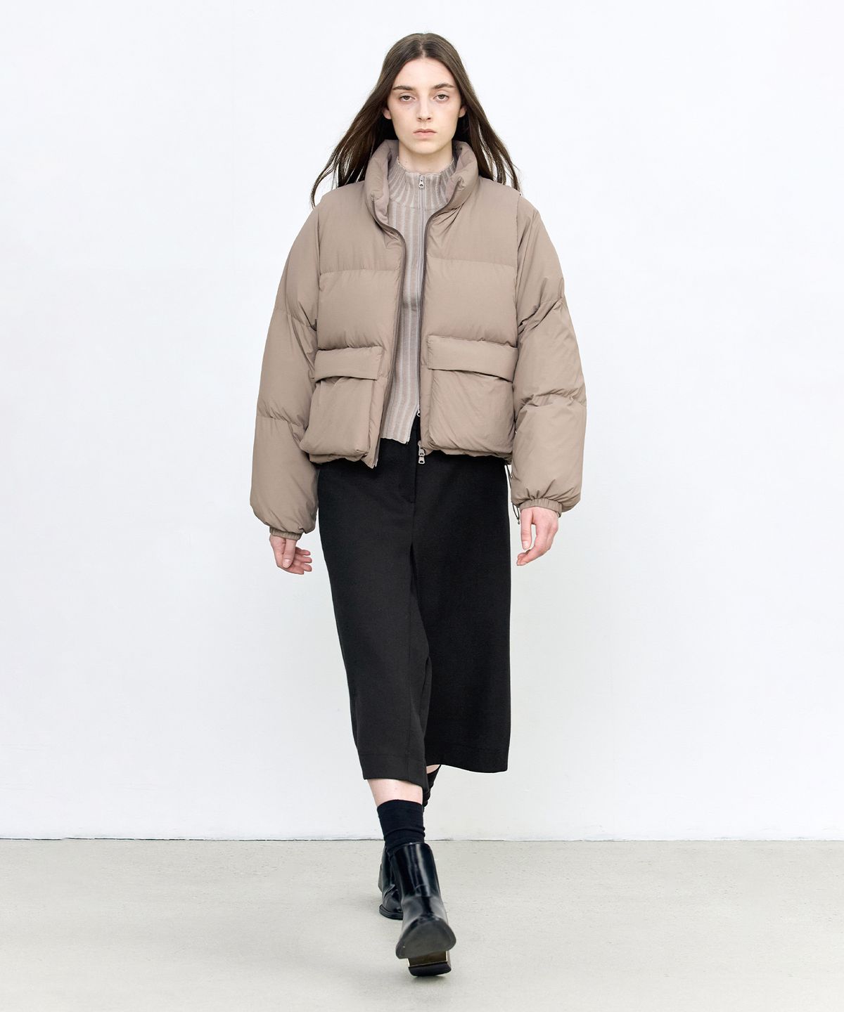 인사일런스 우먼(INSILENCE WOMEN) 하이브리드 소프트 다운 자켓 BEIGE
