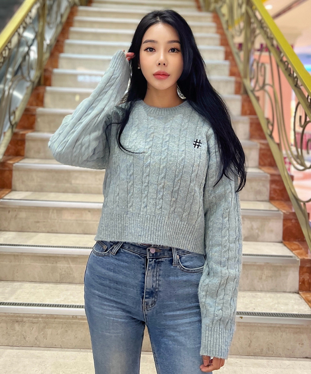 빈트릴(BEENTRILL) 우먼즈 에센셜 해시태그 로고 크롭 니트(민트)