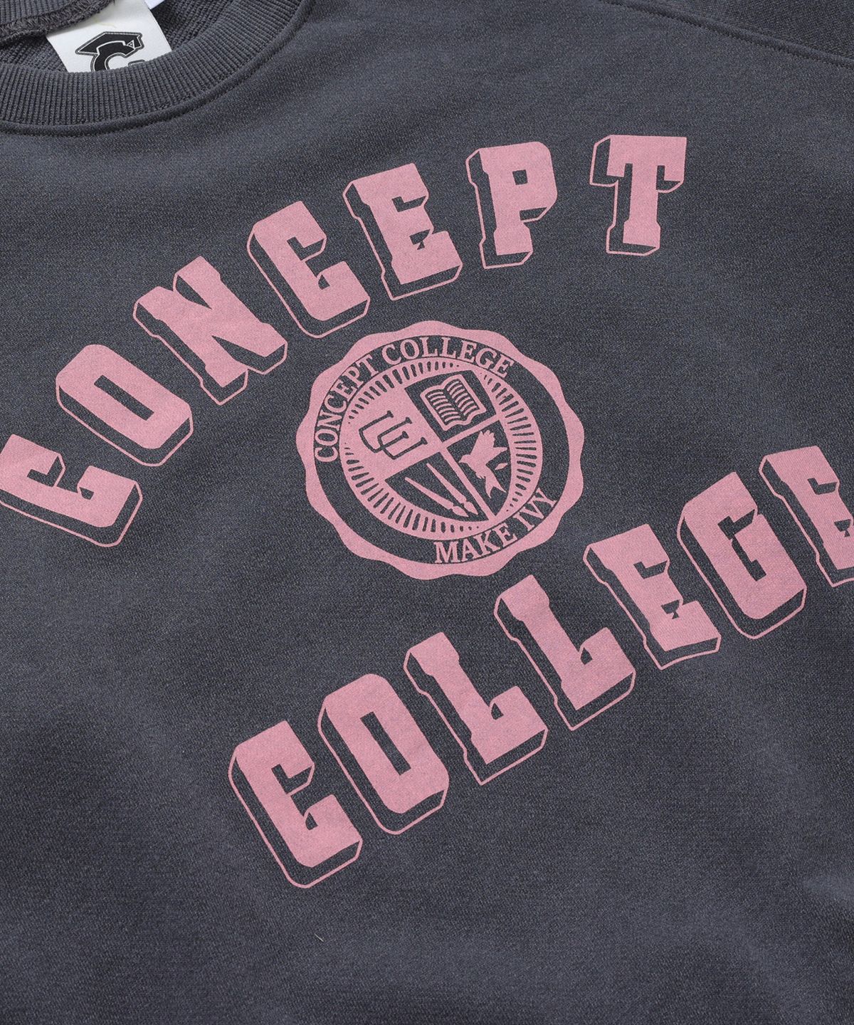 컨셉트컬리지(CONCEPTCOLLEGE) 클래식 빅 로고 피그먼트 래글런 스웨트셔츠_빈티지차콜 [남녀공용]
