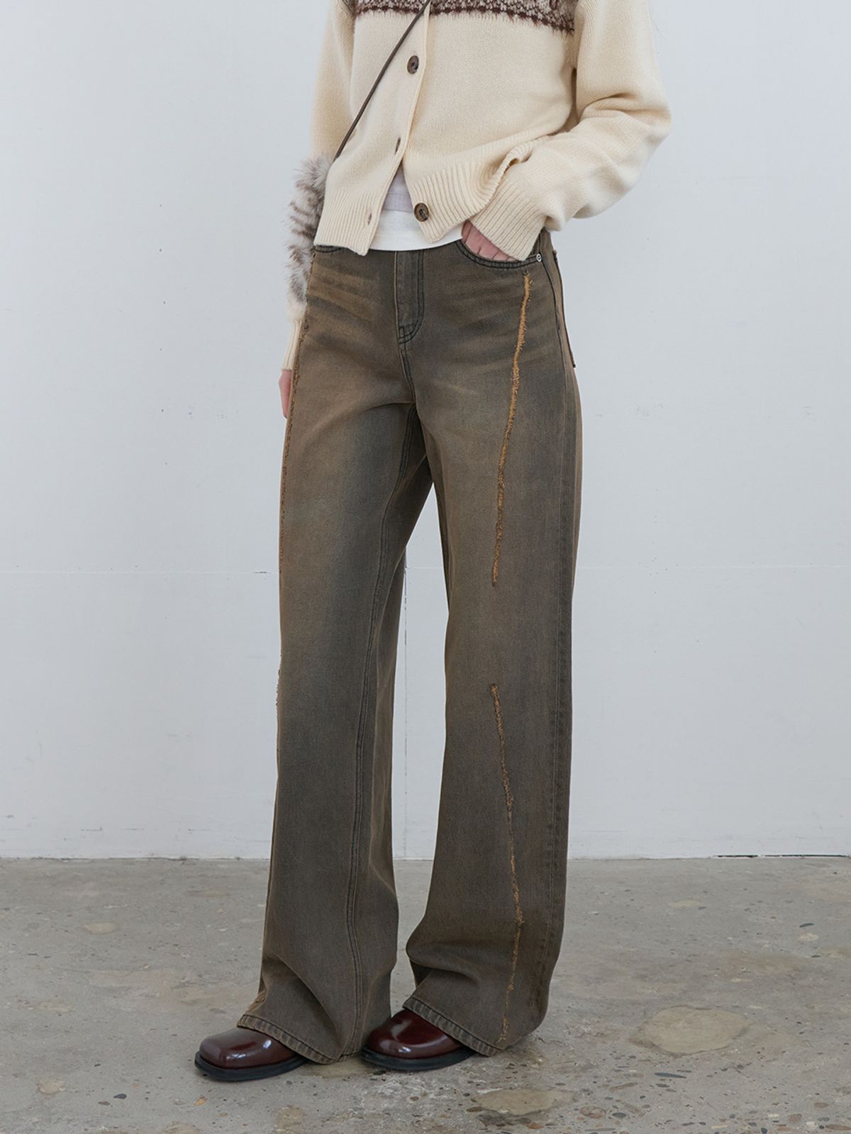 기준(KIJUN) Scratched Wide Jeans Charcoal Brown
