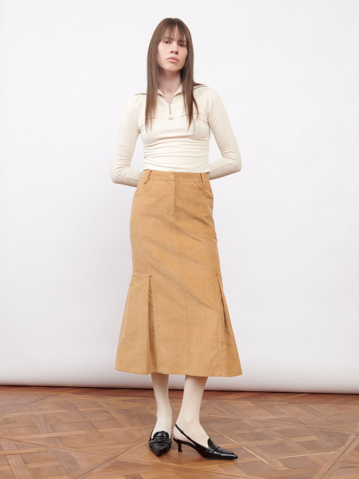 기준(KIJUN) Corduroy Tucked Midi Skirt Camel