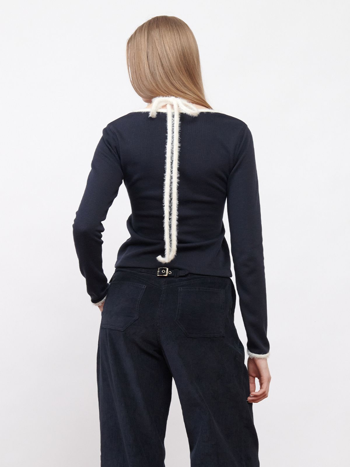 기준(KIJUN) W-Neck Jersey Top Black