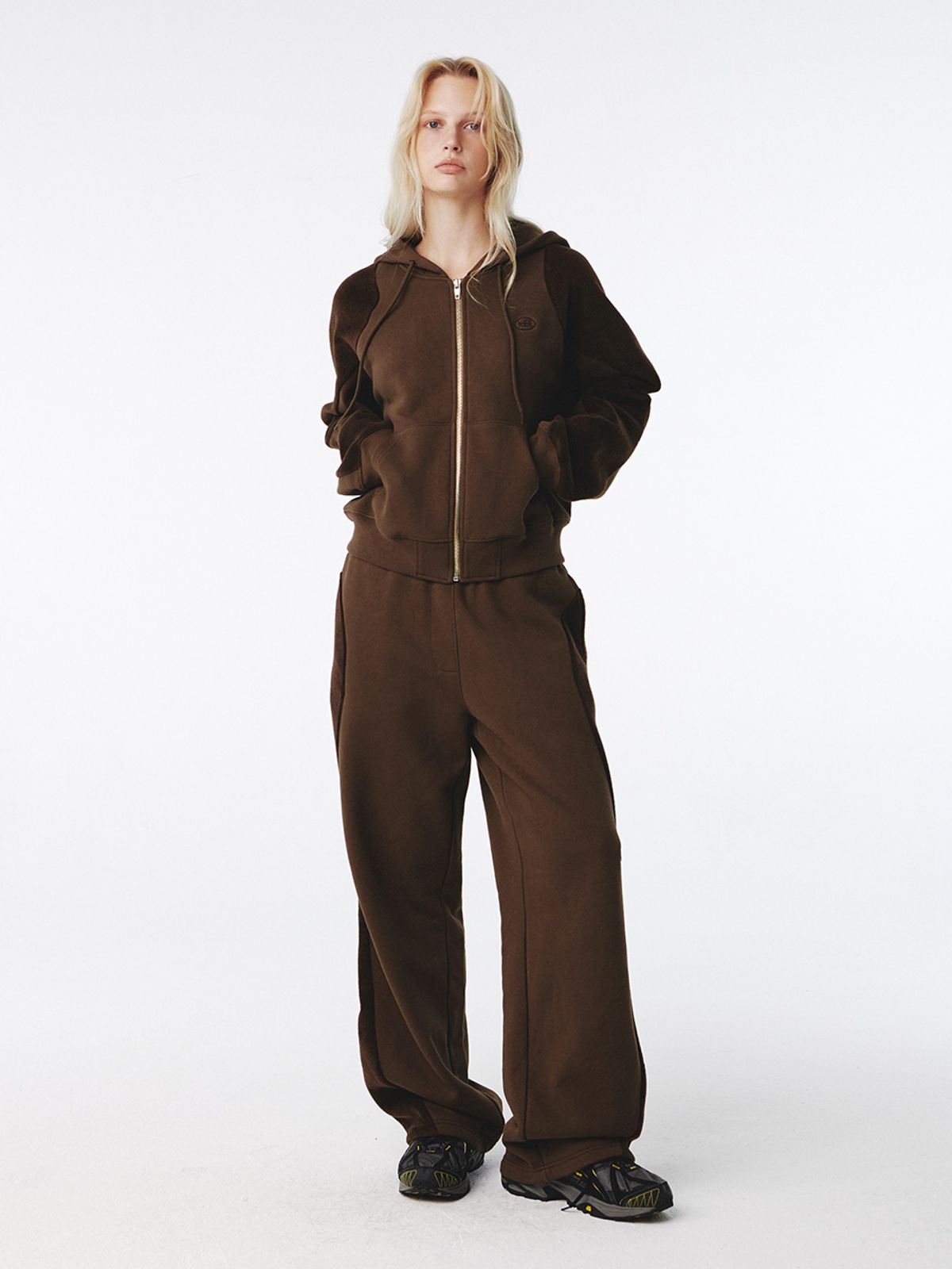 기준(KIJUN) Flow Zip-Up Hoodie Brown