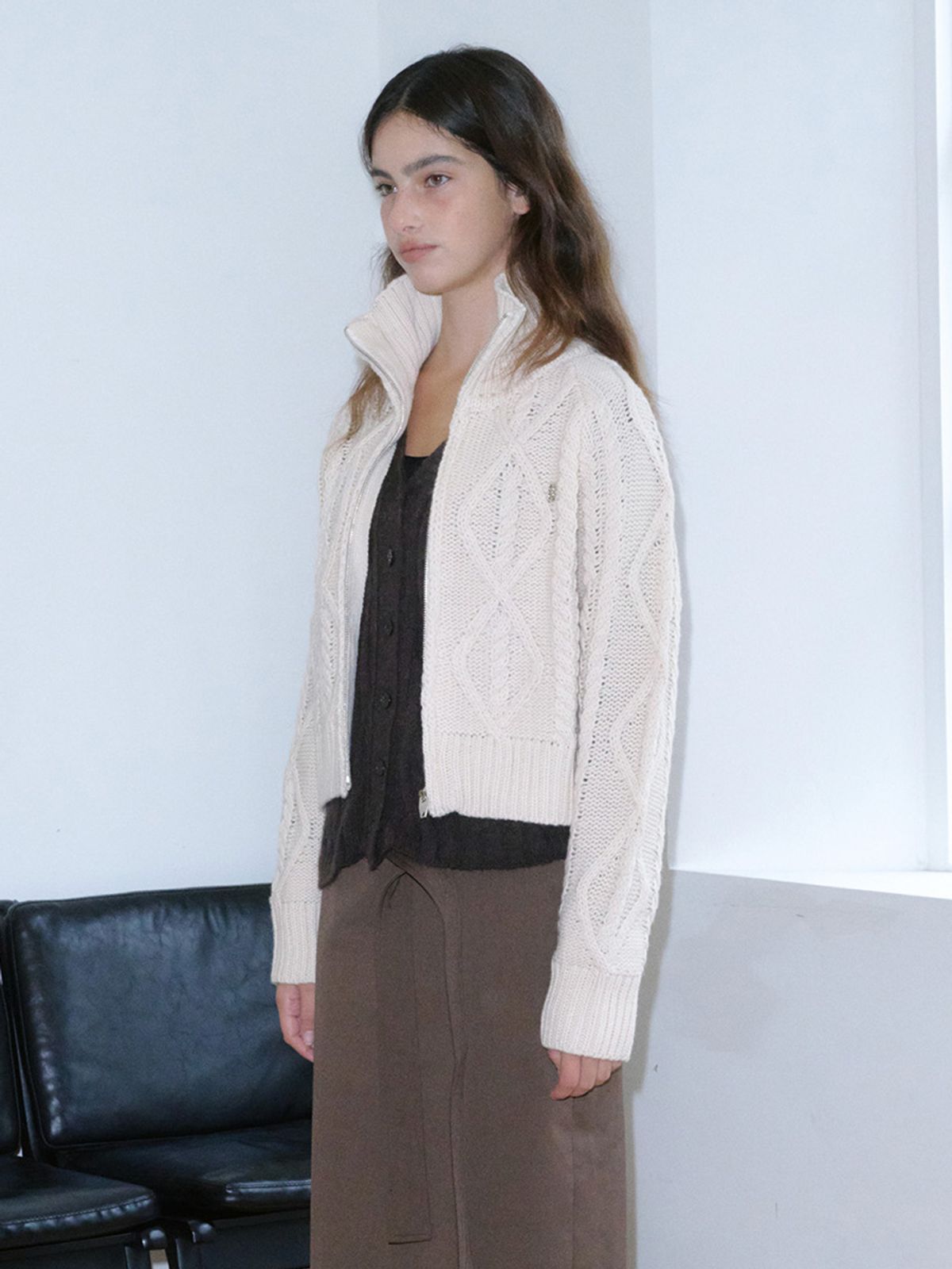 기준(KIJUN) Cable Knit Zip-Up Ivory