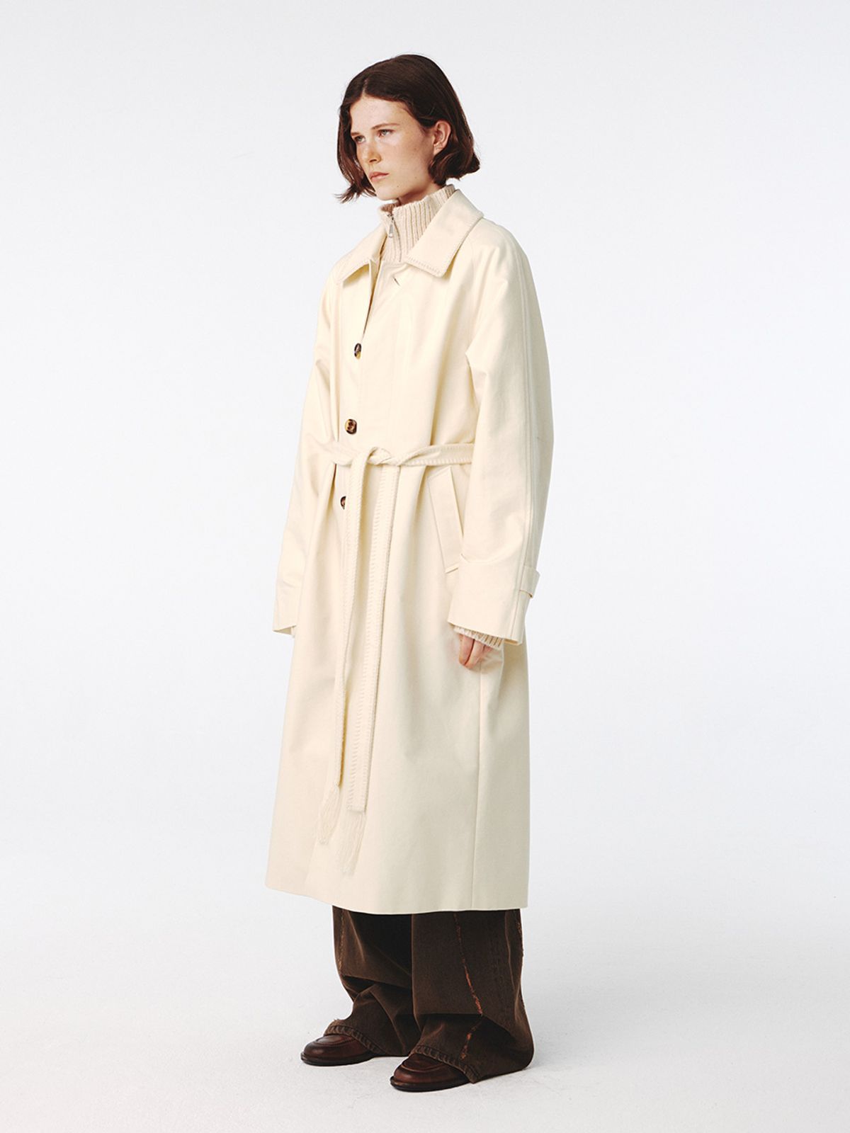 기준(KIJUN) Blanket Stitch Raglan Coat Ivory