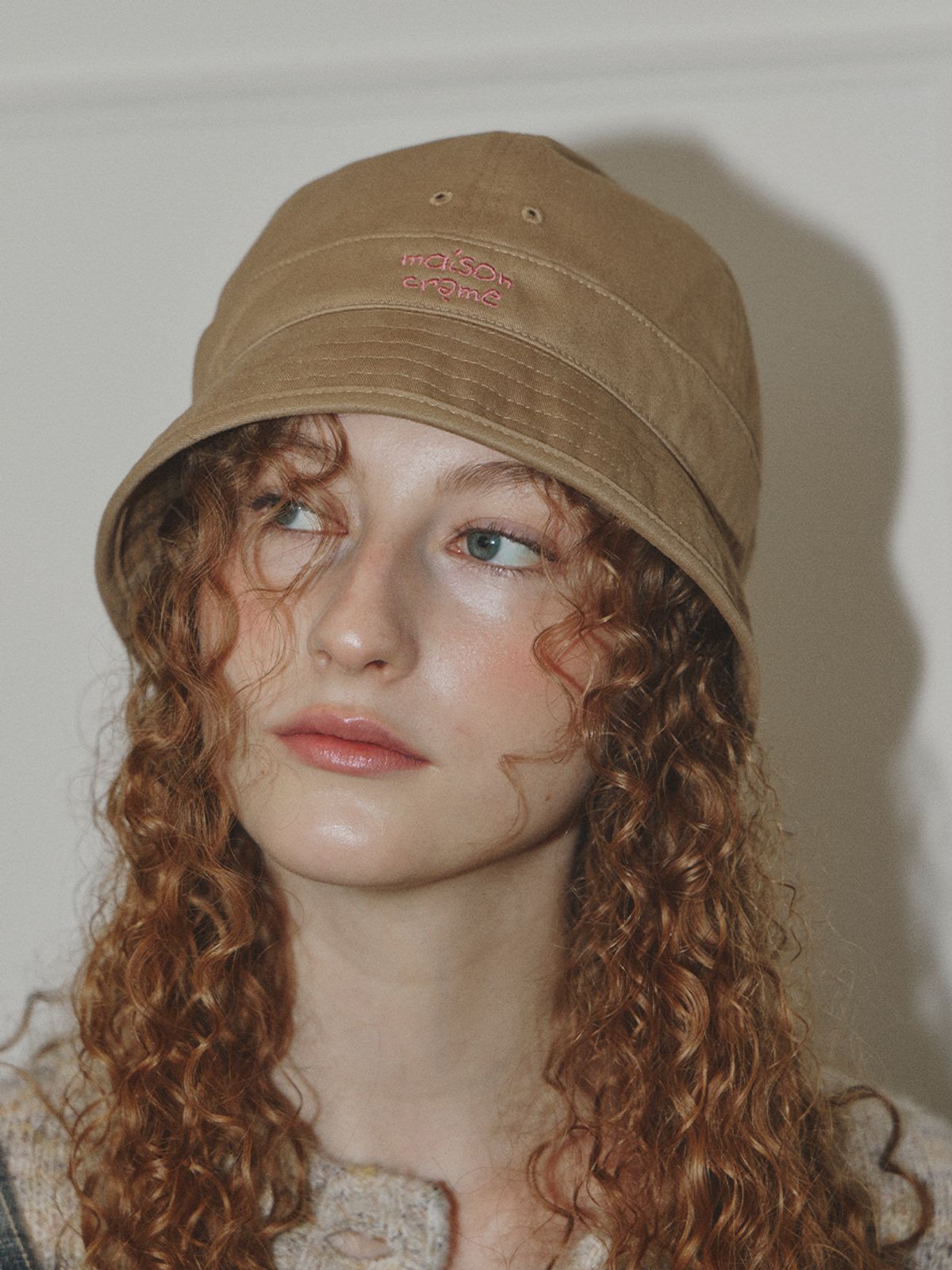 메종크렘(MAISON CREME) Lovers Bucket hat_Beige