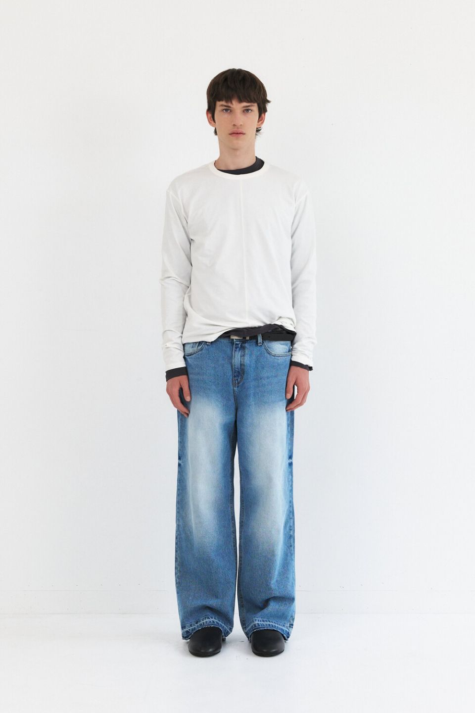 MUSINSA公式 | WINDER RAW HEM WIDE JEANS - WASHED BLUE