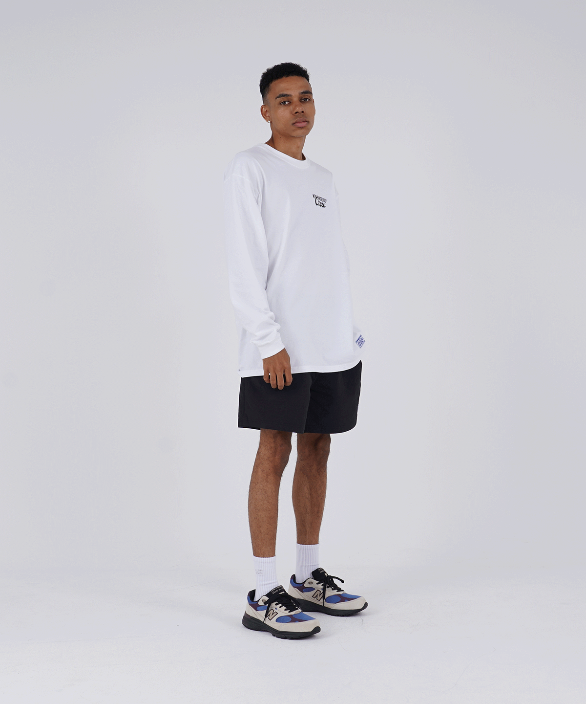 올데이훕스(ALL DAY HOOPS) 월드와이드 후프 크루 스크립트 오버핏 긴팔티셔츠 화이트