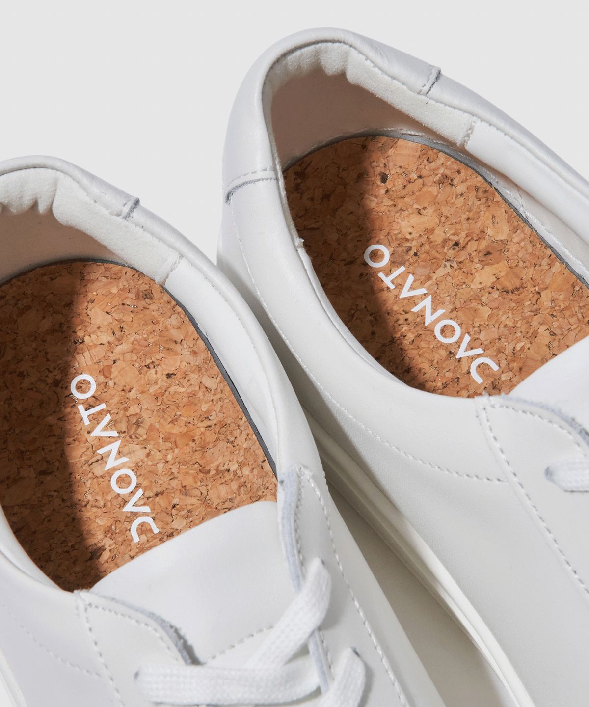 다온아토(DAONATO) Low Sneakers+5cm (White)