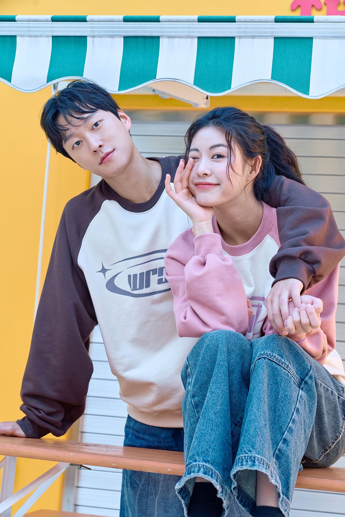와일드락(WILDROCK) 나그랑 타원 로고 맨투맨_인디핑크