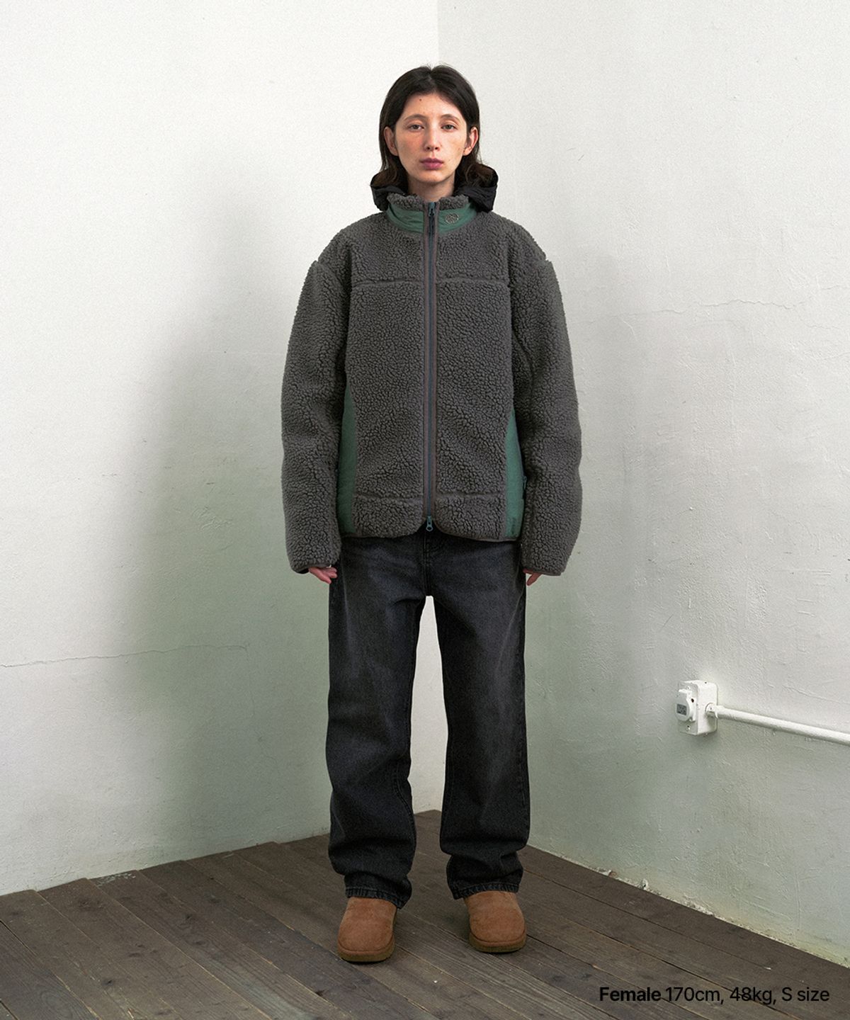 마하그리드(MAHAGRID) CURVED SHERPA FLEECE JACKET GREY(MG2EFMJ230A)
