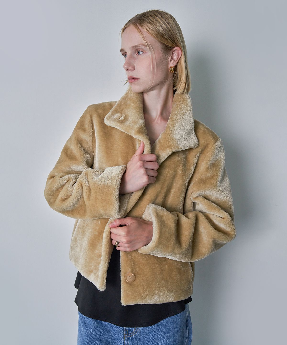 필로트(PELOTE) 타키사다 시어링 퍼 자켓 (Beige)
