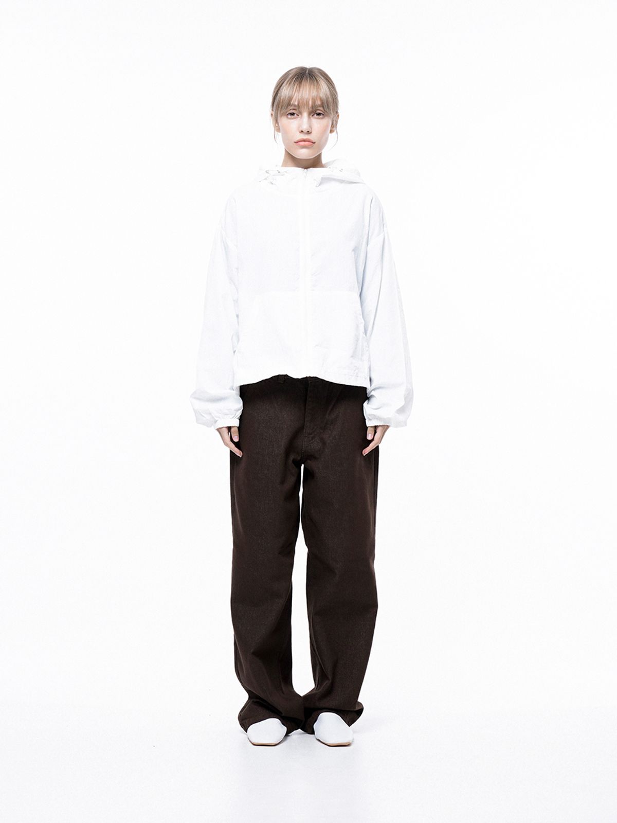 챈세스노이(CHANCE'S NOI) Crop Hooded Windbreaker Jumper - White /W243OT01WH