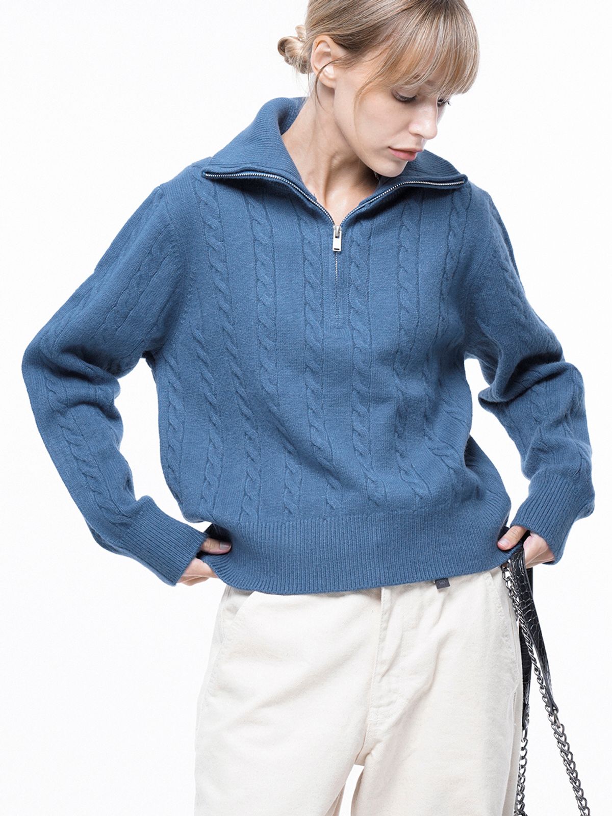 챈세스노이(CHANCE'S NOI) Soft Cable Half Zip-up Knit - Blue /W243TP01BL