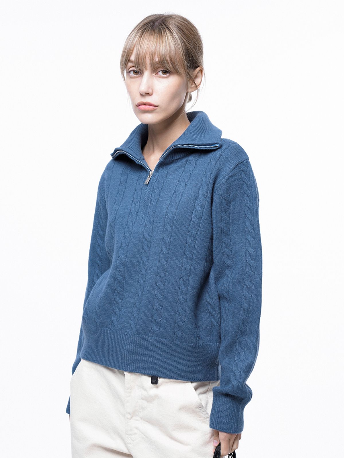 챈세스노이(CHANCE'S NOI) Soft Cable Half Zip-up Knit - Blue /W243TP01BL