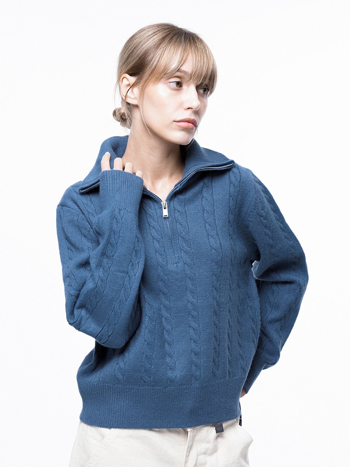 챈세스노이(CHANCE'S NOI) Soft Cable Half Zip-up Knit - Blue /W243TP01BL