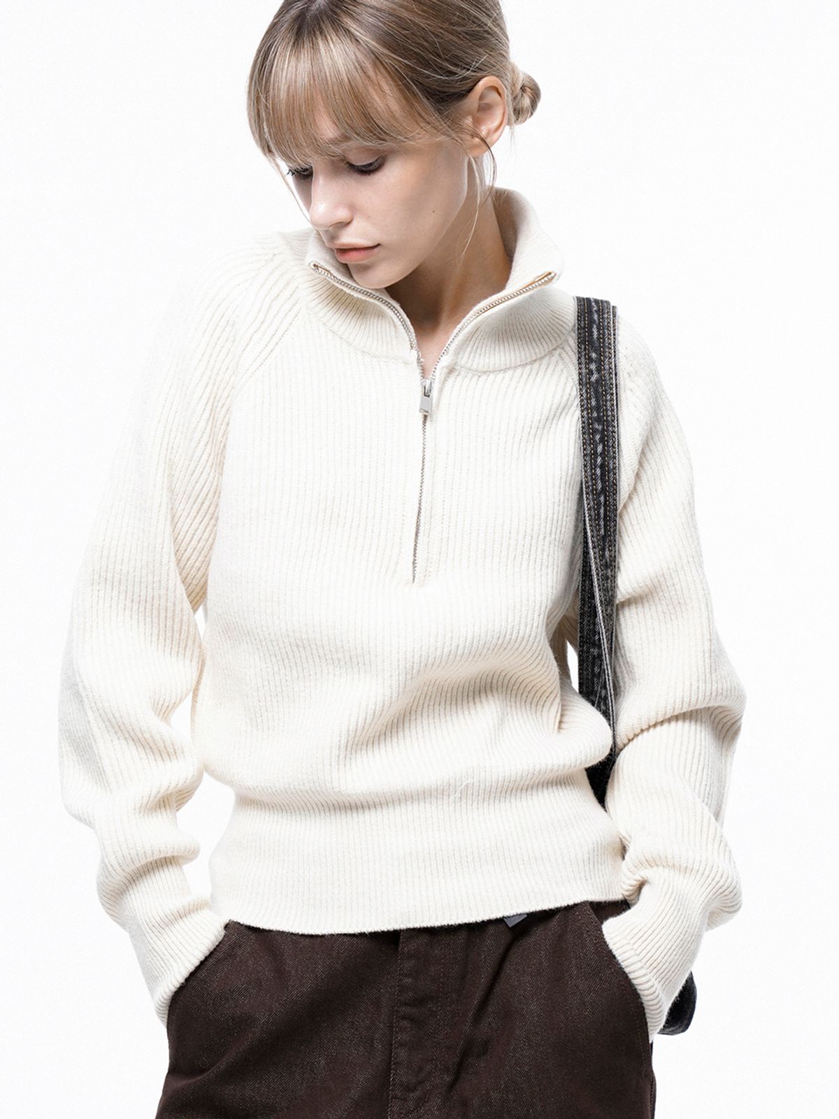 챈세스노이(CHANCE'S NOI) Soft Hazzy Half Zip-up Knit - Ivory /W243TP05IV