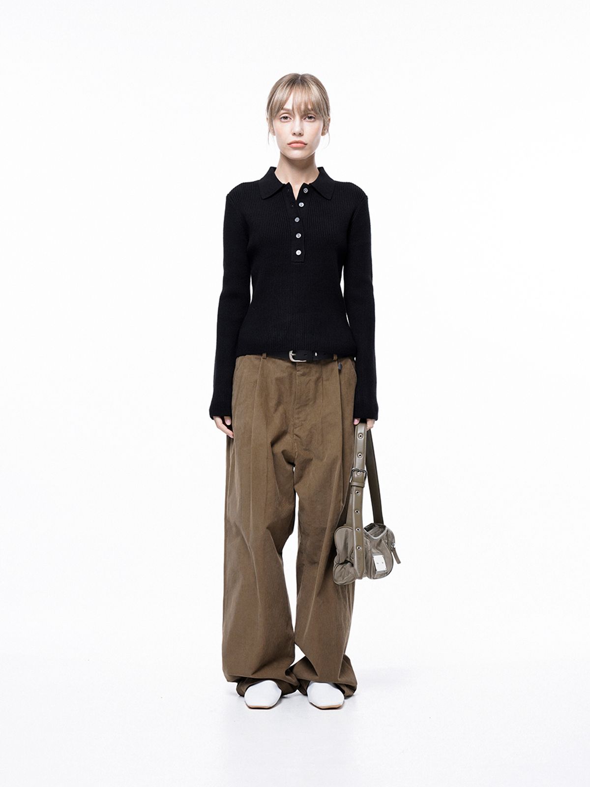 챈세스노이(CHANCE'S NOI) Soft Slim Button Collar Knit - Black /W243TP08BK