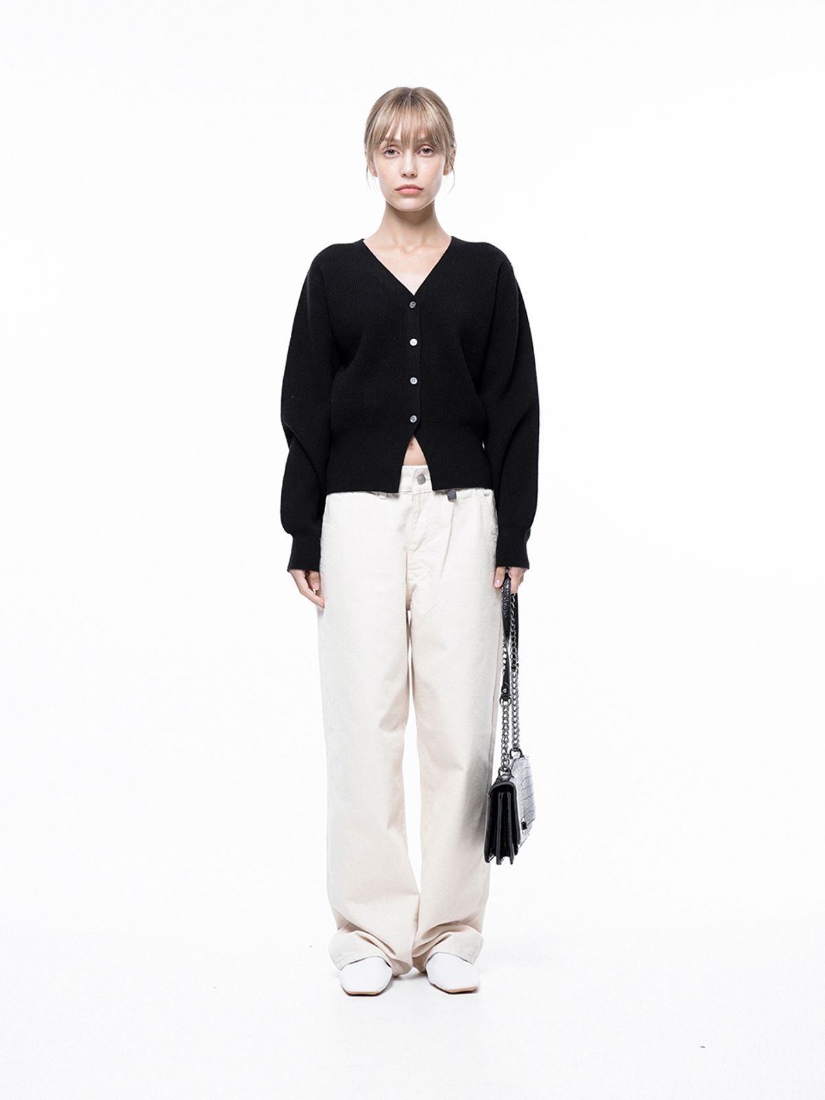 챈세스노이(CHANCE'S NOI) Soft Crop Knit Cardigan - Black /W243TP04BK