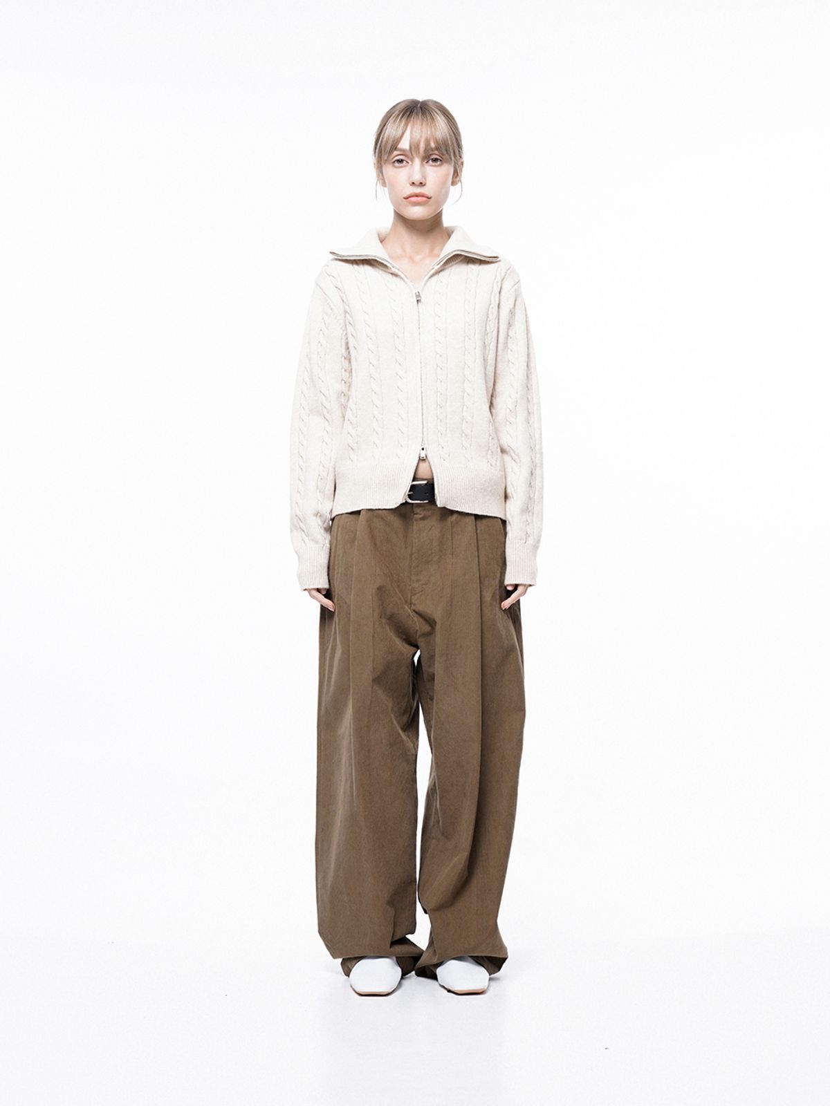챈세스노이(CHANCE'S NOI) Soft Cable Zip-up Knit Cardigan - Oatmeal /W243TP03OT