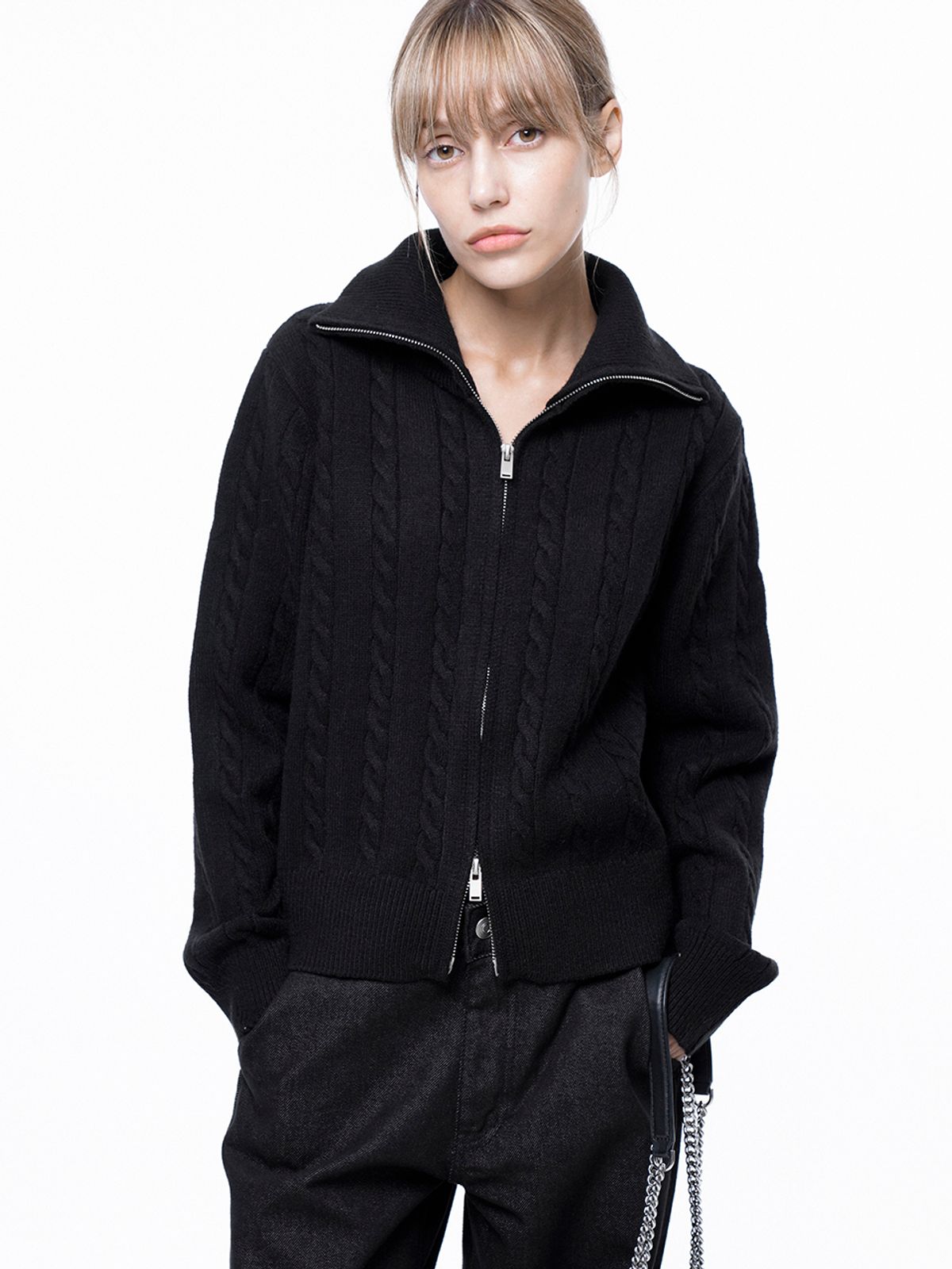 챈세스노이(CHANCE'S NOI) Soft Cable Zip-up Knit Cardigan - Black /W243TP03BK